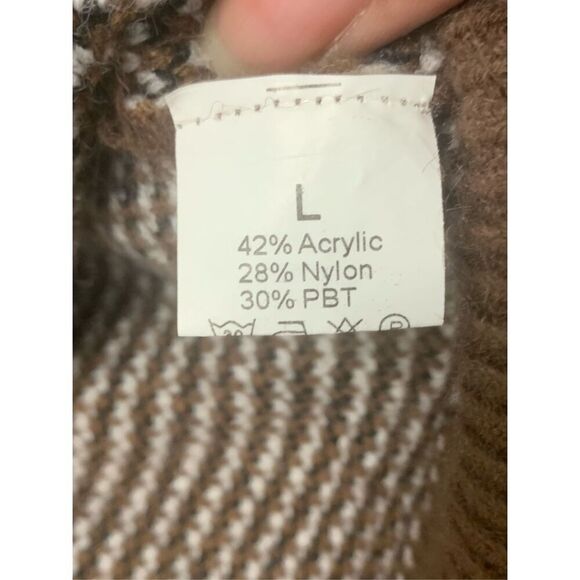 Colorblock Sweater - Picture 9 of 9